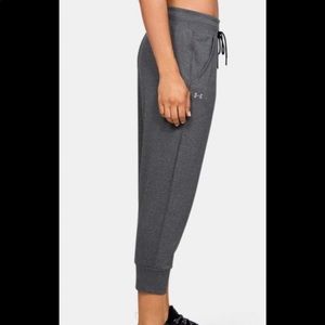 Under Armour Women's UA Tech™ Capri Joggers